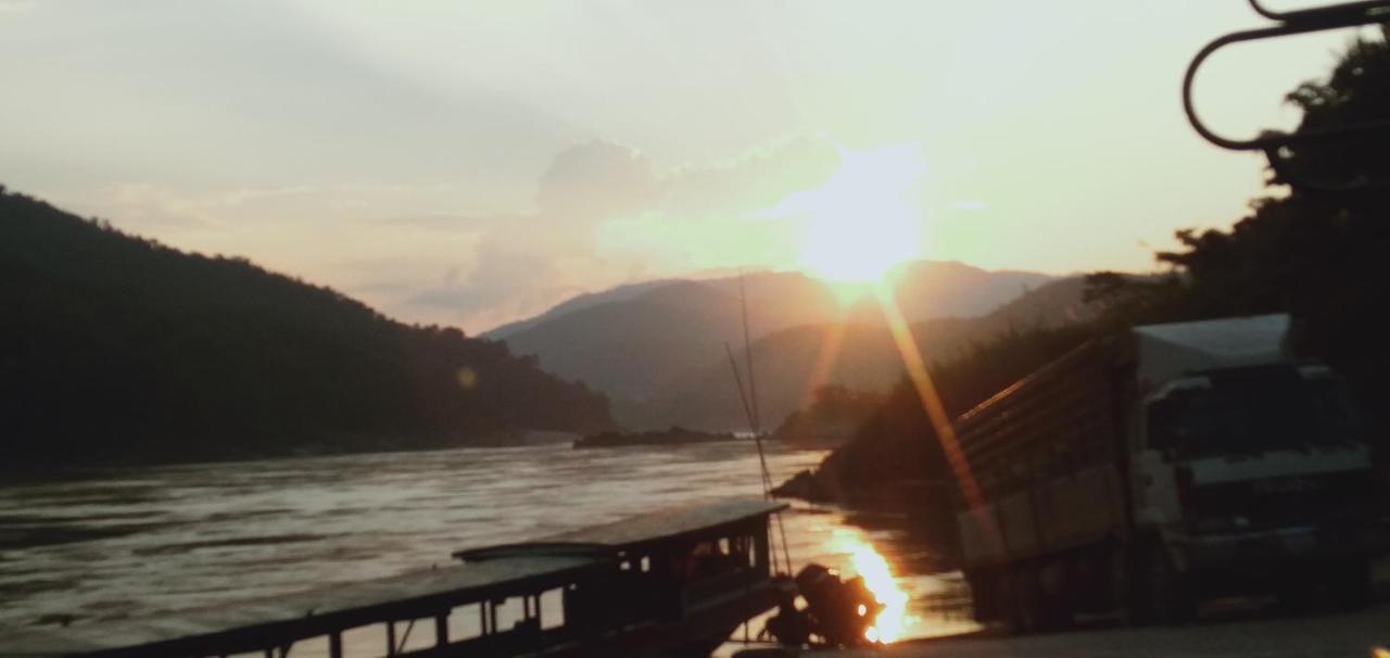 Villa Mekong Guesthouse Pakbeng Ngoại thất bức ảnh