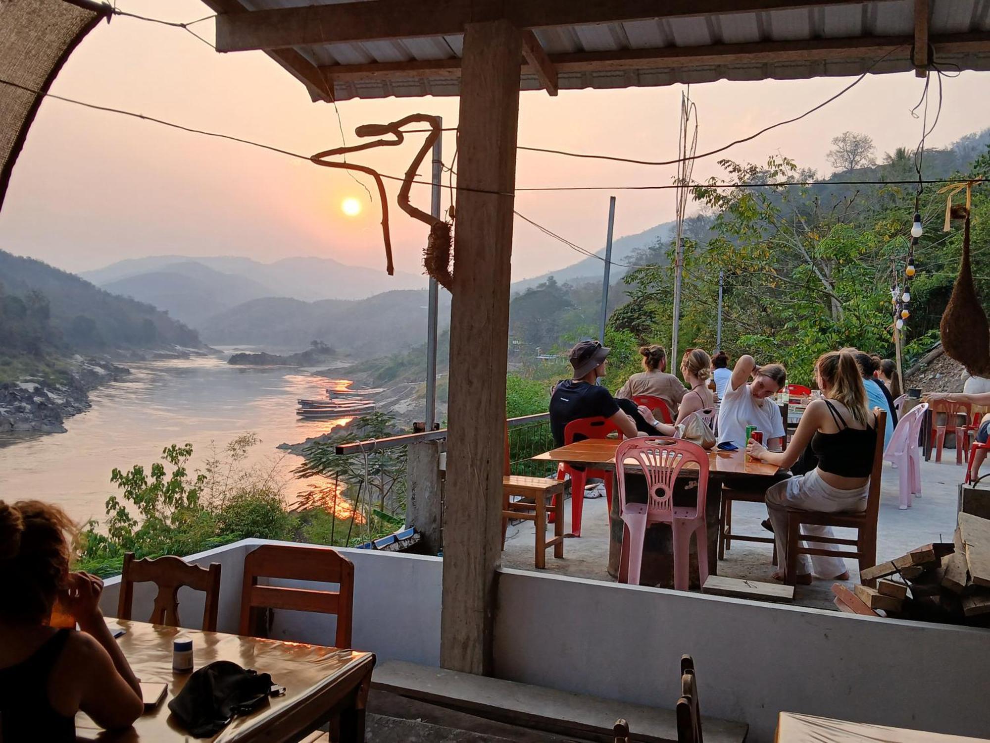 Villa Mekong Guesthouse Pakbeng Ngoại thất bức ảnh