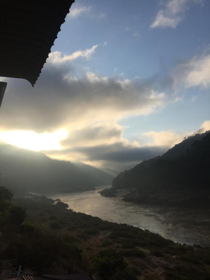 Villa Mekong Guesthouse Pakbeng Ngoại thất bức ảnh